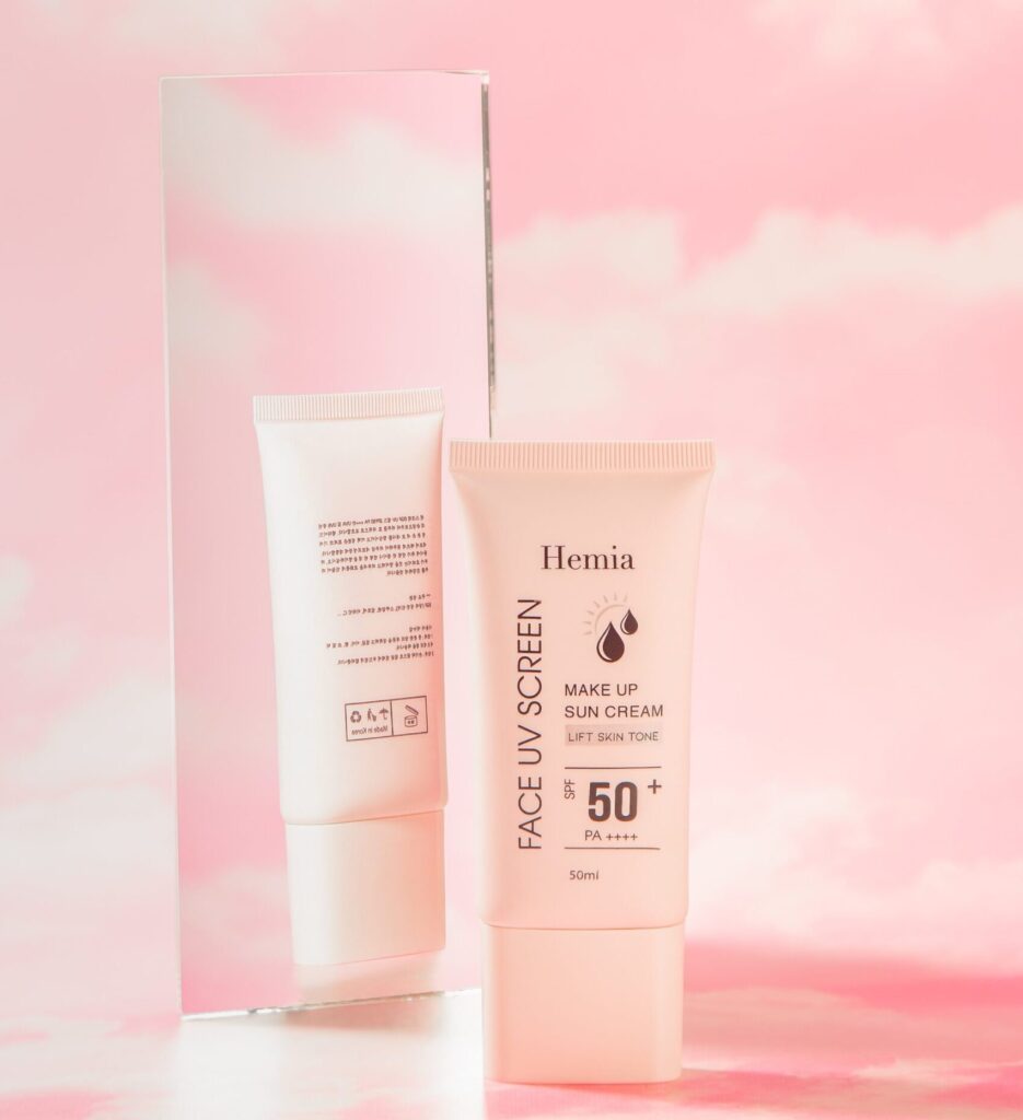 Kem Chống Nắng Dưỡng Trắng Hemia SPF50+ PA++++ (50ml) - Bảo Vệ Da, Chống Lão Hóa, Nâng Tông Trang Điểm, Nhập Khẩu Hàn Quốc